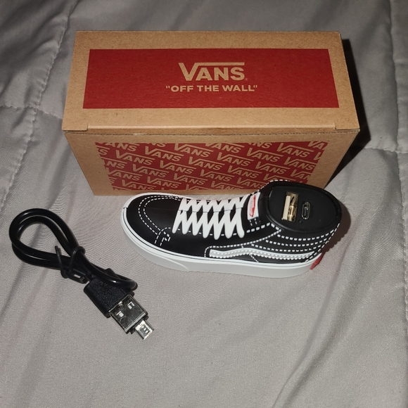 Vans Other - COPY - Vans Black Sk-8 HI external charger